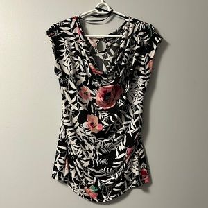 New York & Comp - 7th Ave Design - women’s top medium
